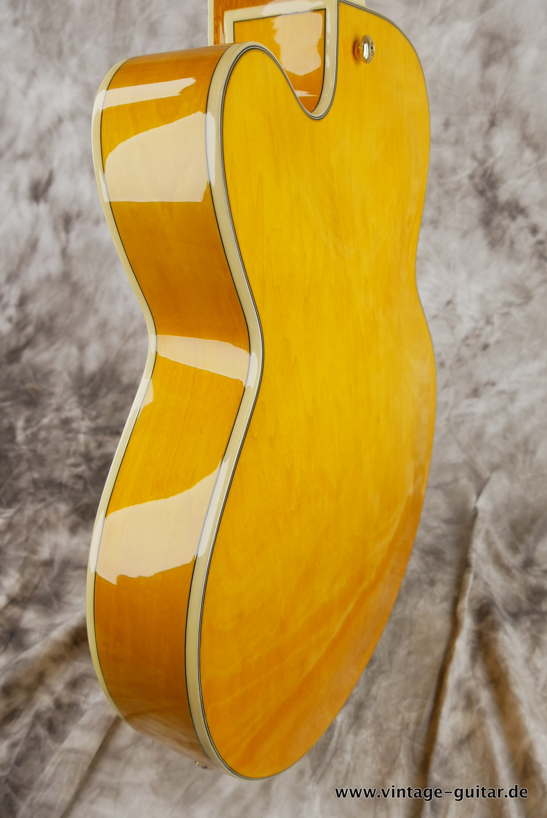 img/vintage/5519/Ibanez_PM_2 Pat_Metheny_China_antigue_amber_2016-007.JPG